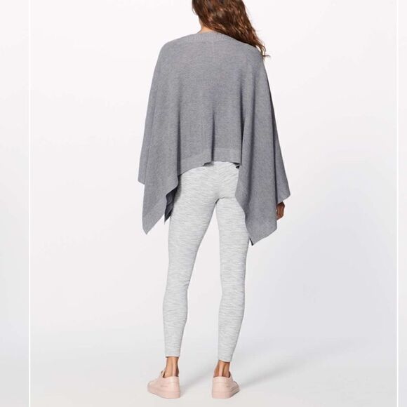 Lululemon Forward Flow Cape - Picture 12 of 12